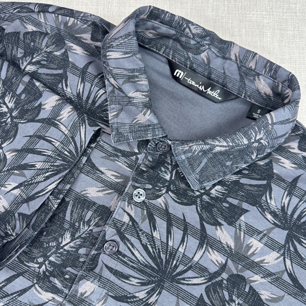 TravisMathew Polo Shirt Mens Small Grey Tropical Monstera Leaf Striped 1MX102